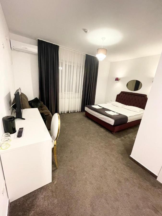 Cochet Boutique Hotel Târgu Jiu Buitenkant foto