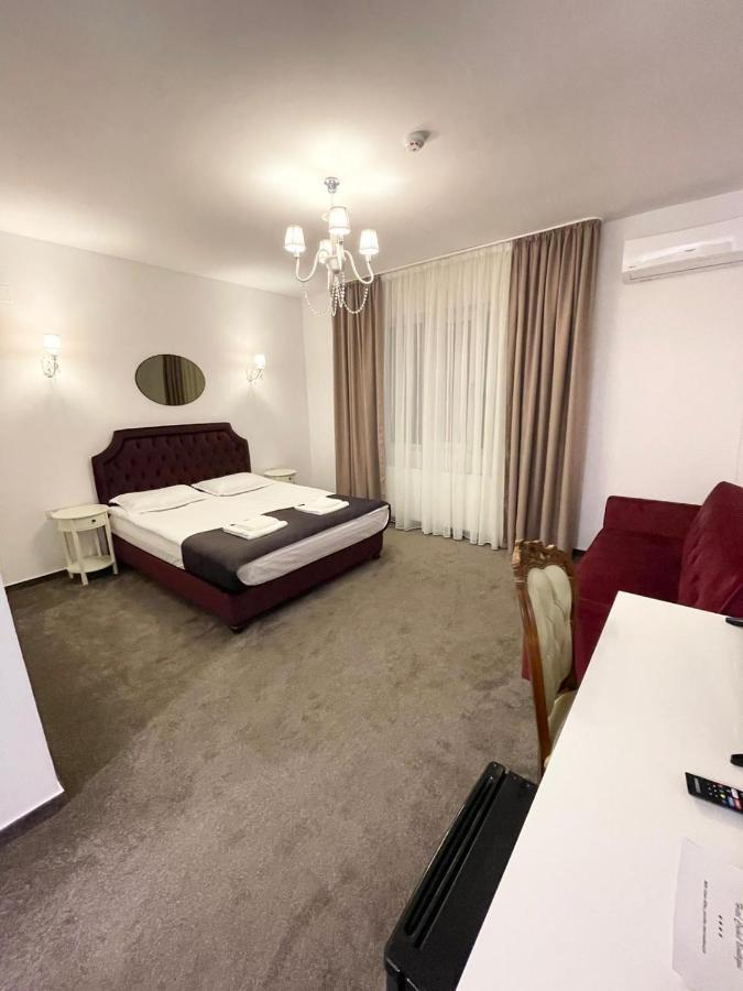 Cochet Boutique Hotel Târgu Jiu Buitenkant foto
