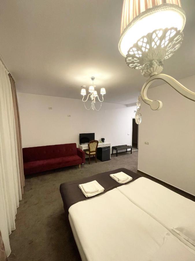 Cochet Boutique Hotel Târgu Jiu Buitenkant foto
