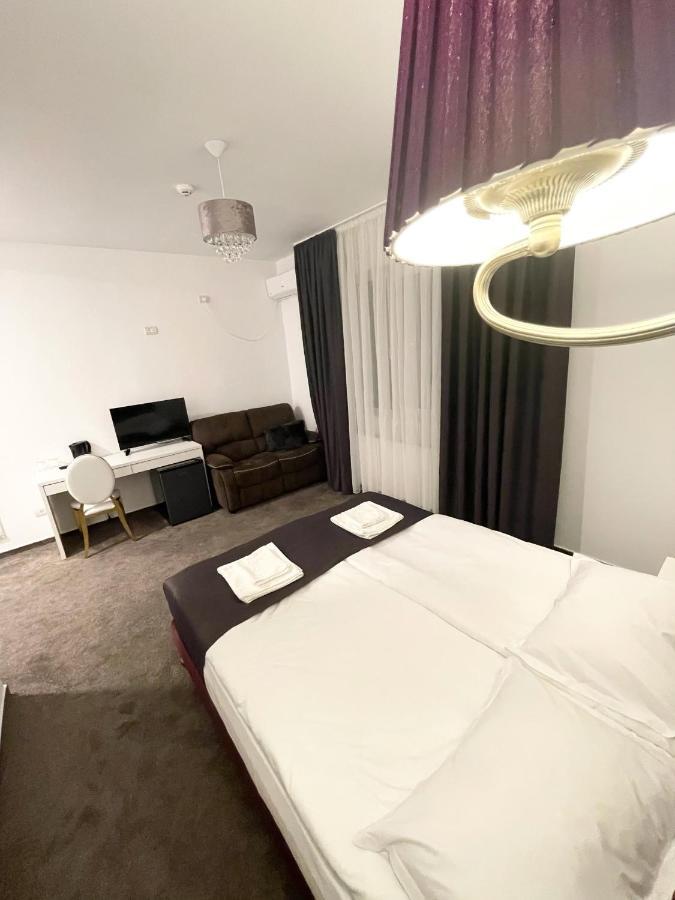 Cochet Boutique Hotel Târgu Jiu Buitenkant foto