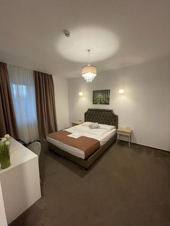 Cochet Boutique Hotel Târgu Jiu Buitenkant foto