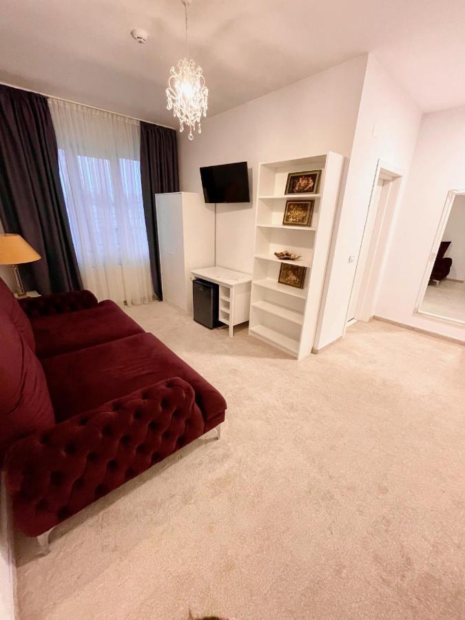 Cochet Boutique Hotel Târgu Jiu Buitenkant foto