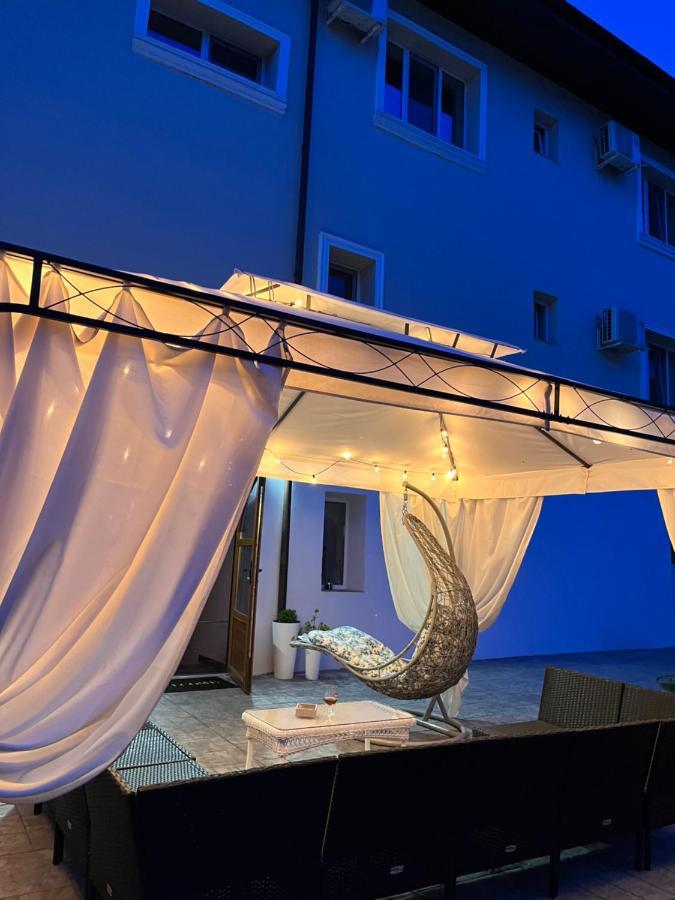 Cochet Boutique Hotel Târgu Jiu Buitenkant foto