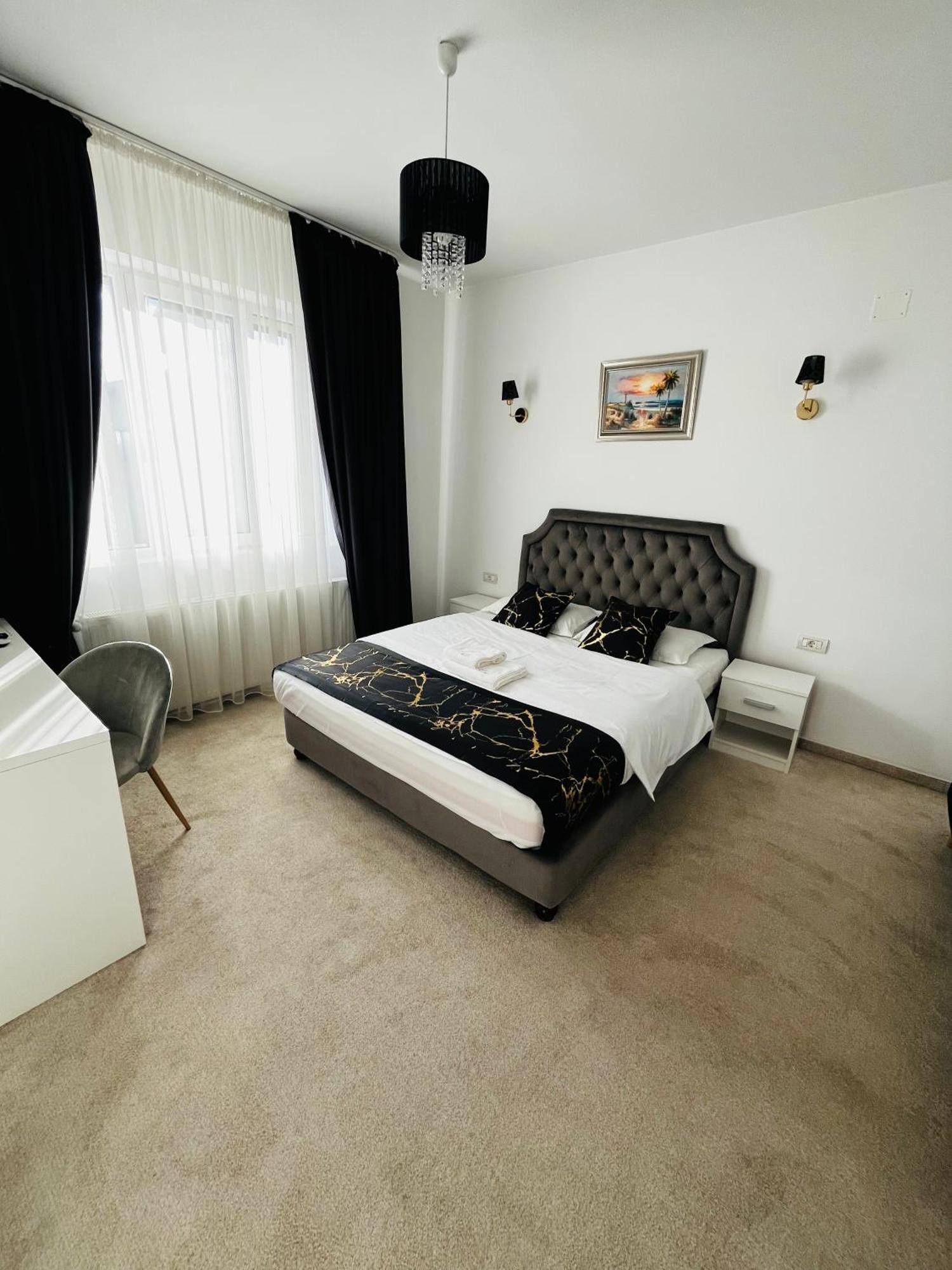 Cochet Boutique Hotel Târgu Jiu Buitenkant foto