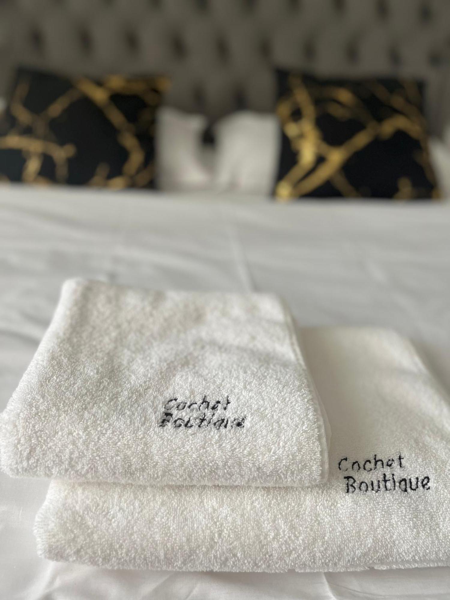 Cochet Boutique Hotel Târgu Jiu Buitenkant foto