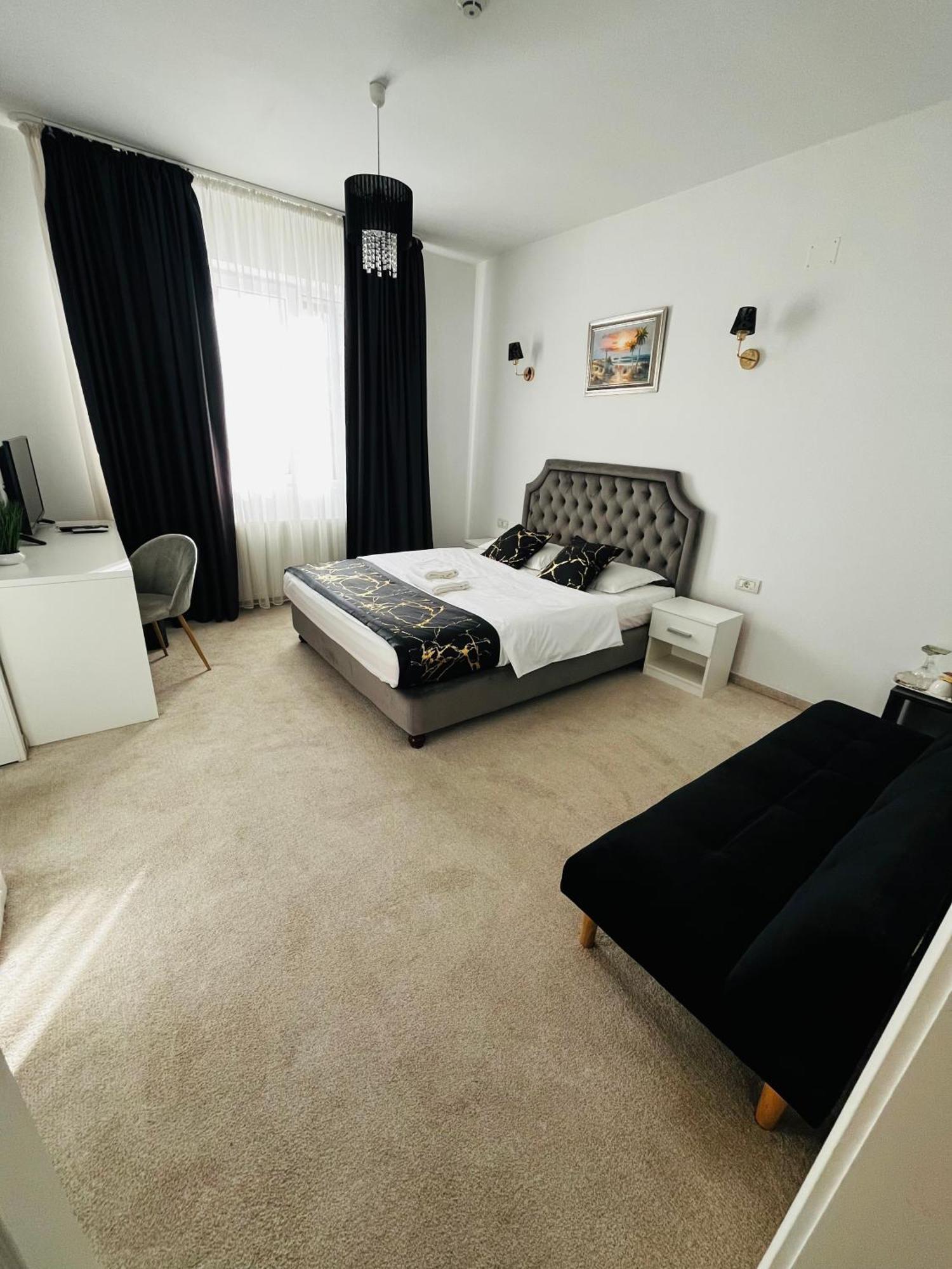Cochet Boutique Hotel Târgu Jiu Buitenkant foto