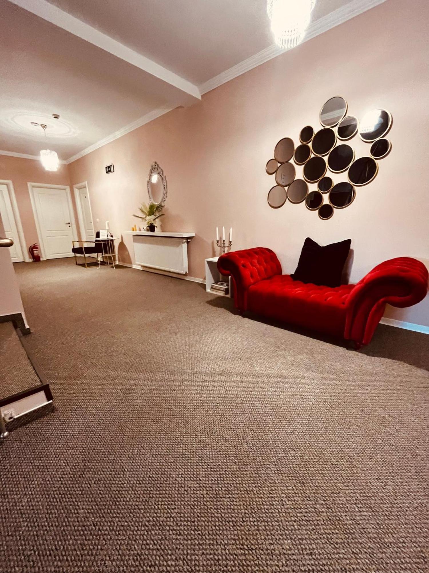 Cochet Boutique Hotel Târgu Jiu Buitenkant foto